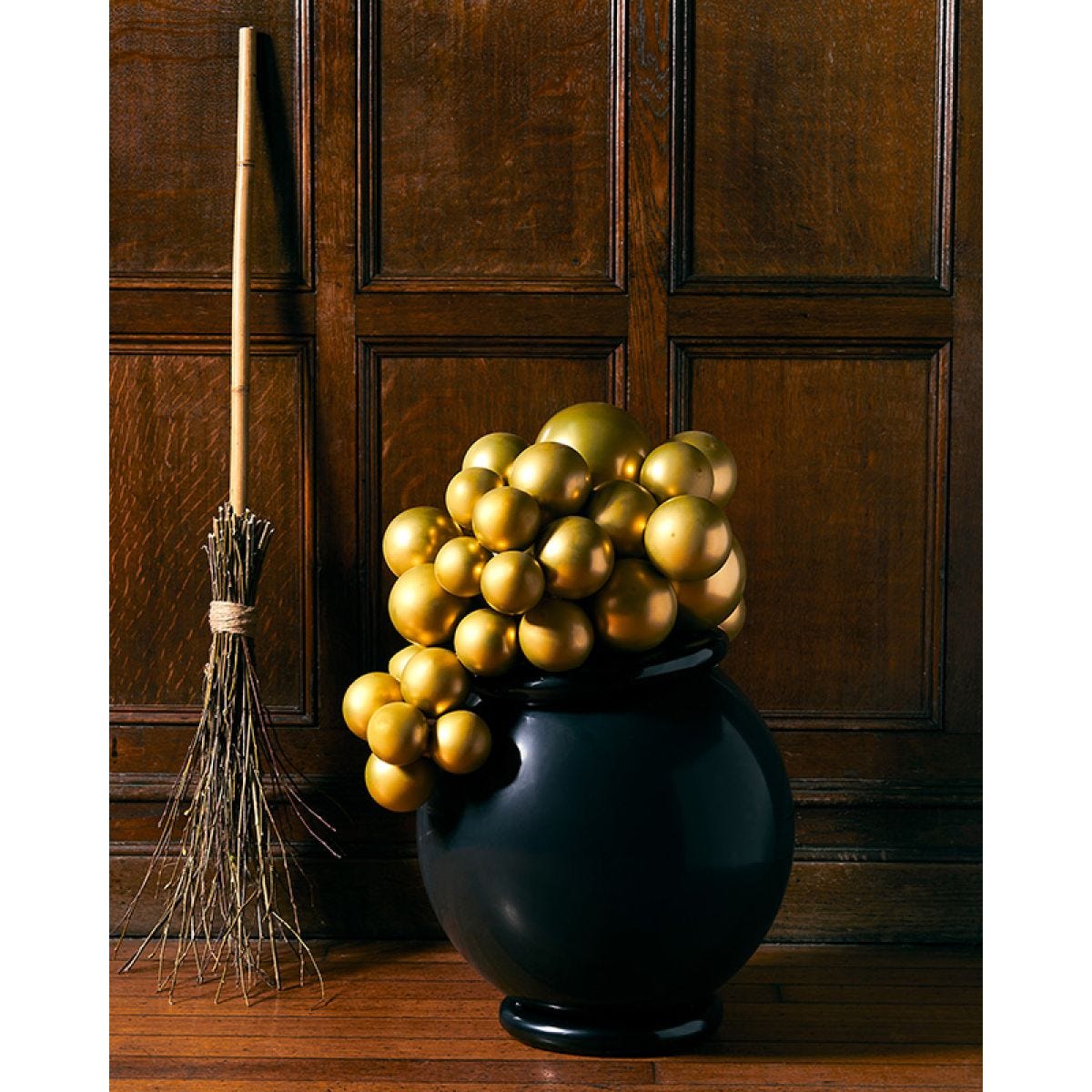 Cauldron Balloon Set