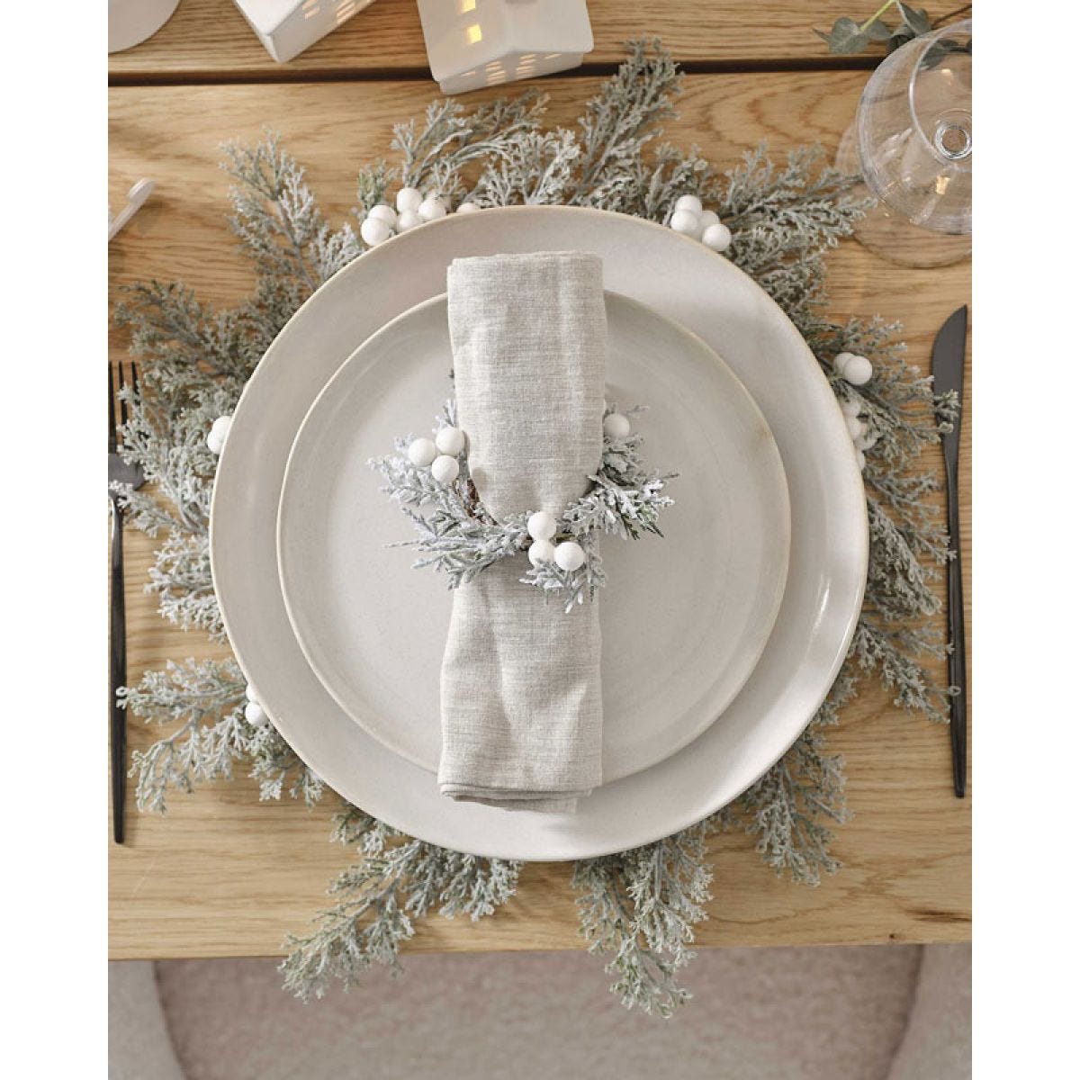 Snowy foliage with Berries Place Mats (4pk)