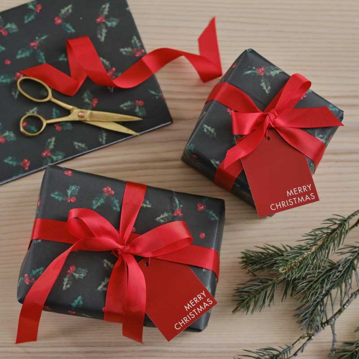 Holly Wrapping Paper with Gift Tags & Ribbon - 2 Sheets (50cm x 70cm)