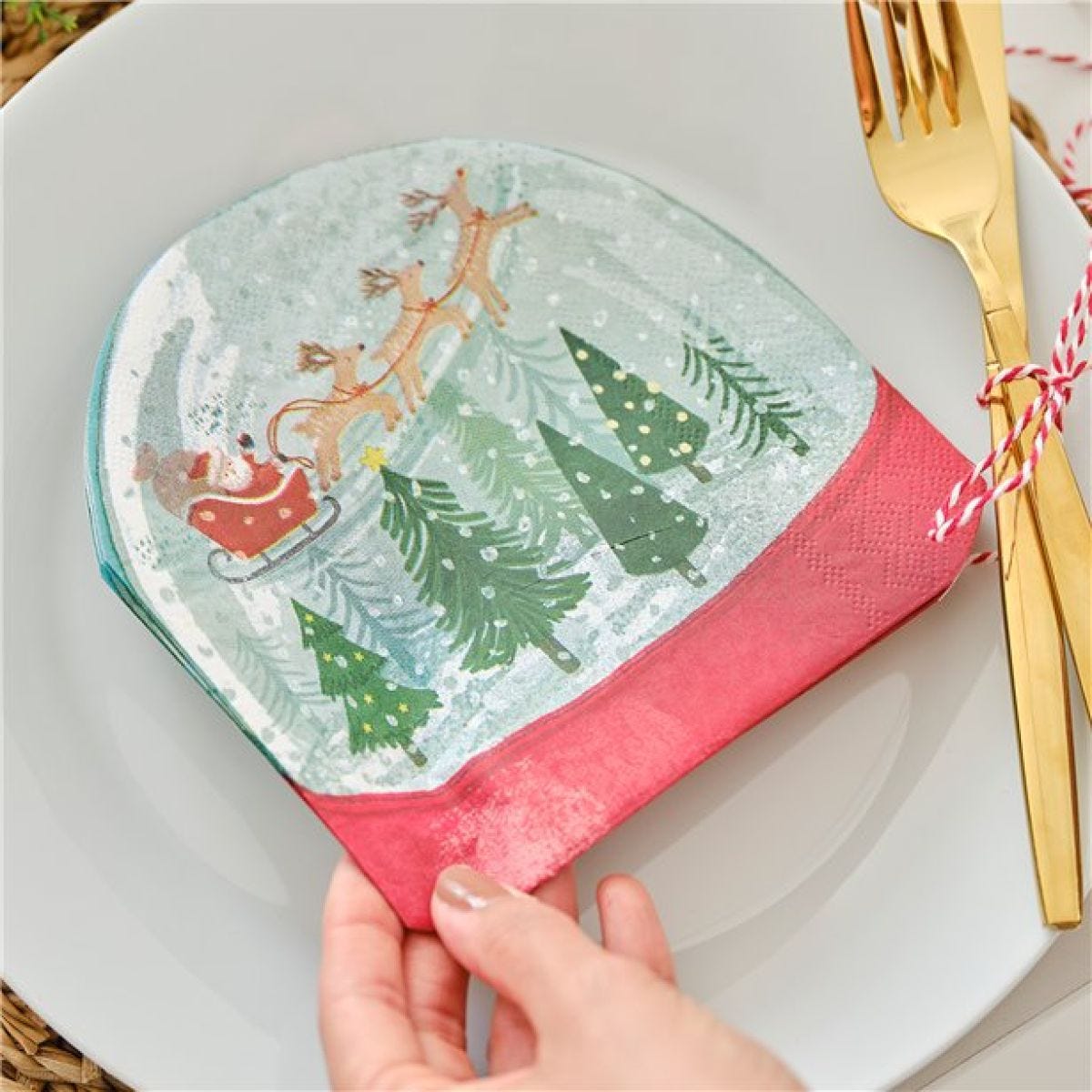 Snowglobe Paper Napkins - 33cm (16pk)