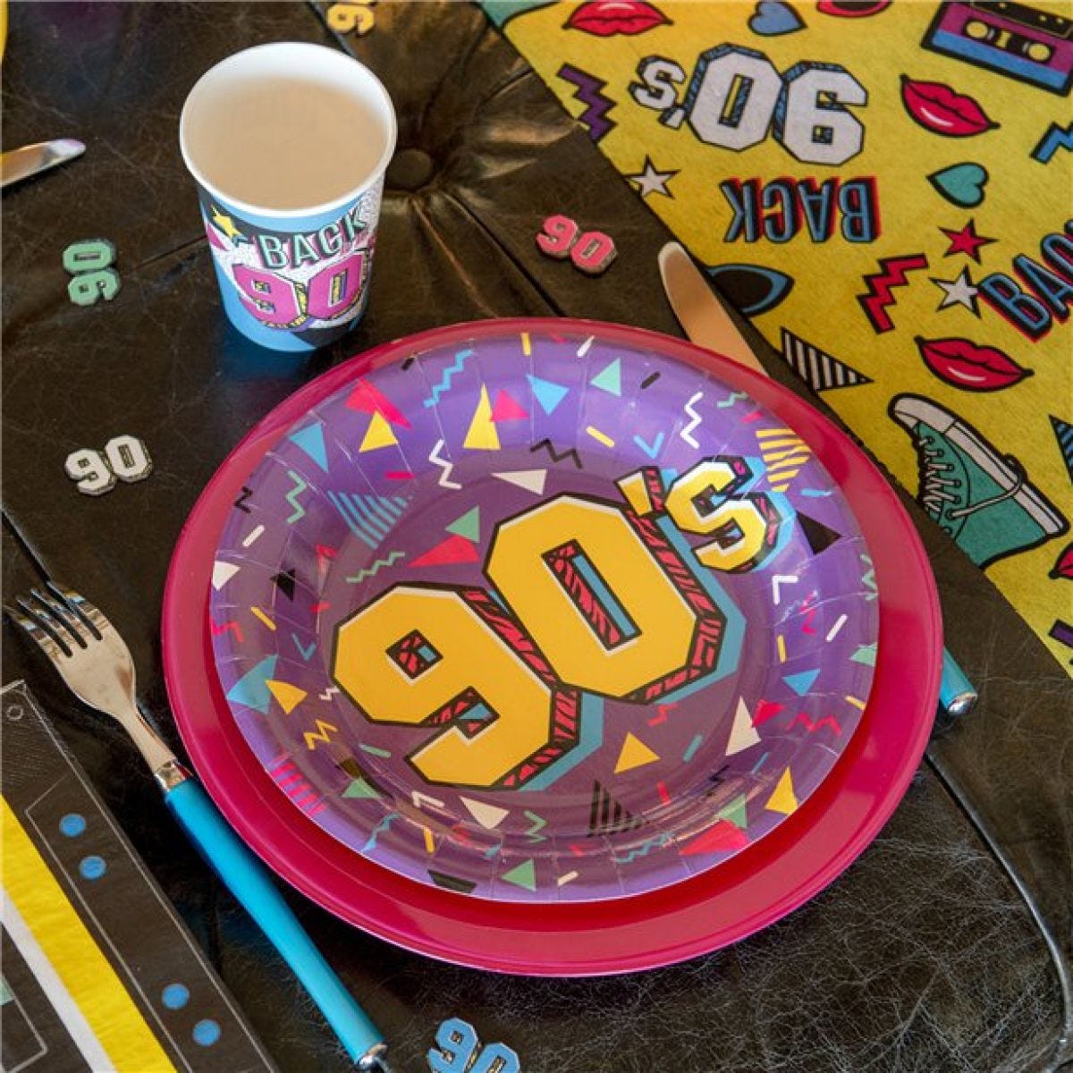 90&apos;s Paper Plates - 23cm (10pk)