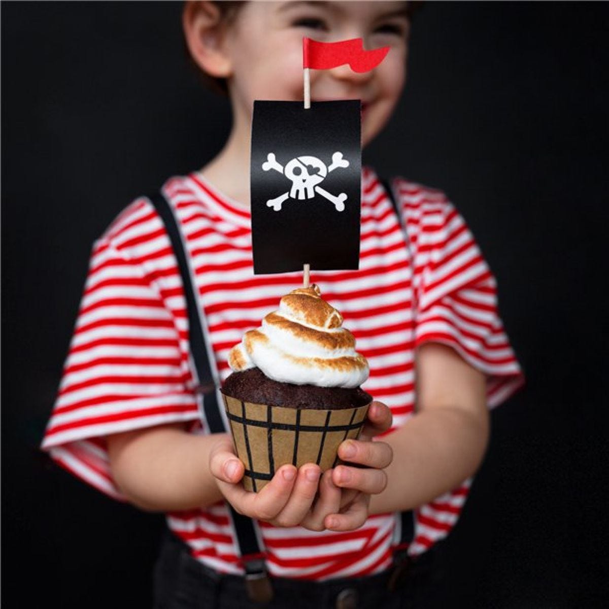 Pirate &apos;Flag and Barrel&apos; Cupcake Wraps and Picks (6pk)