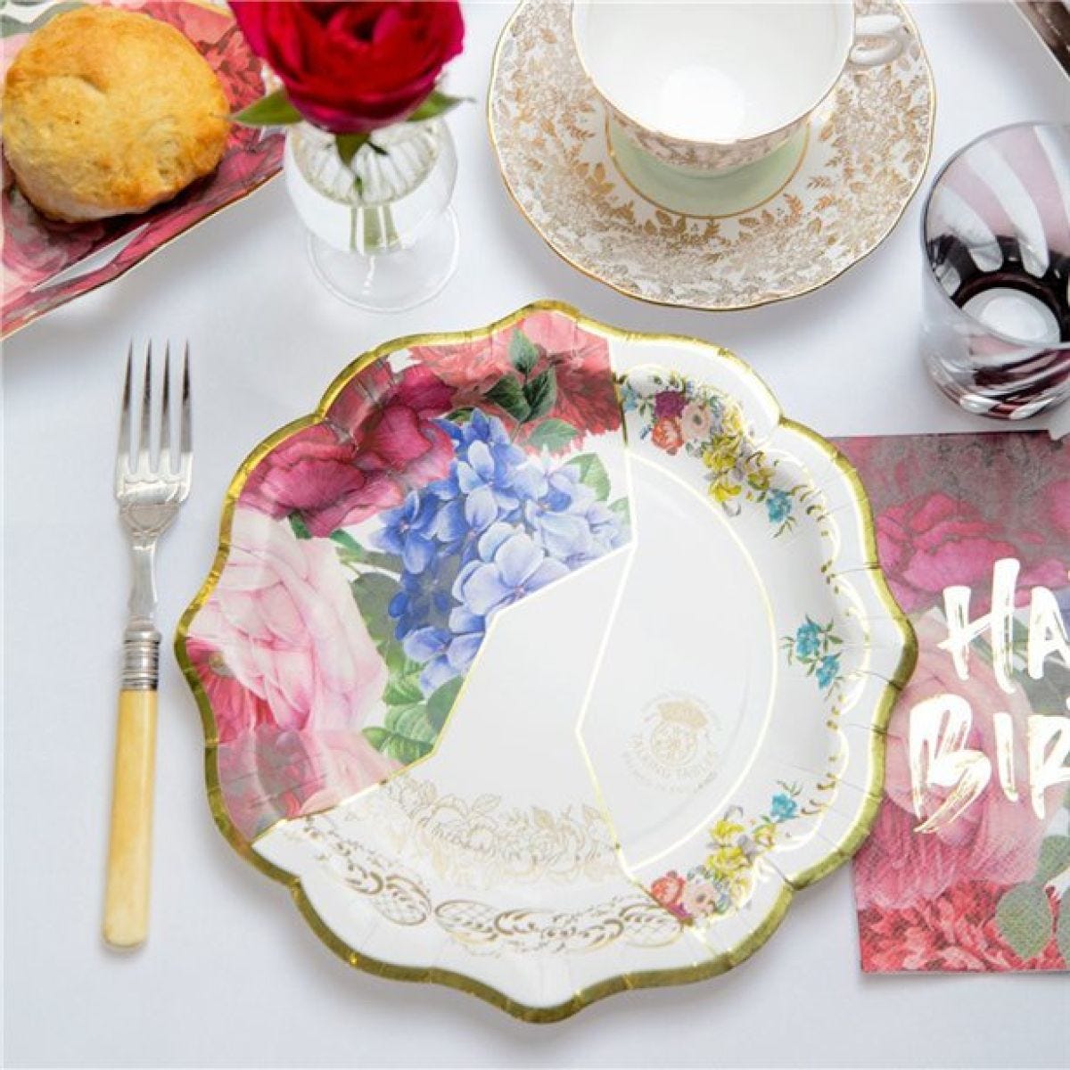 Truly Scrumptious Scalloped Medium Plate (12pk)