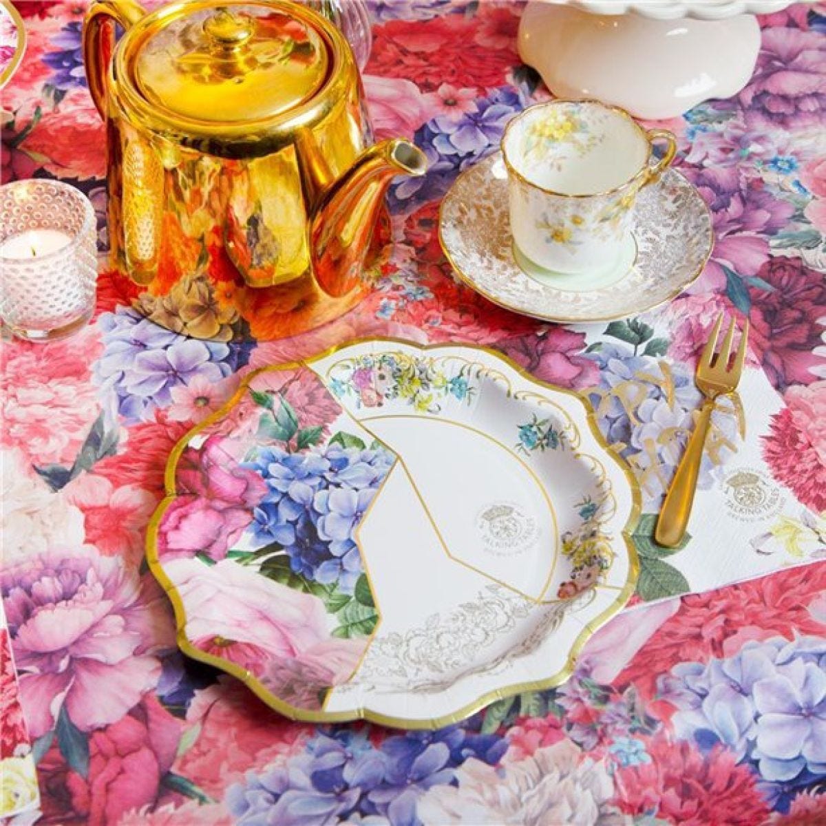 Truly Scrumptious Scalloped Medium Plate (12pk)