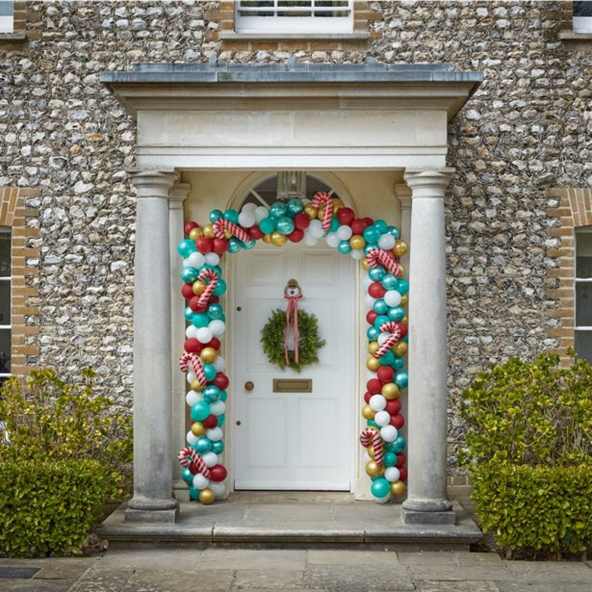 Novelty Christmas Balloon Door Arch - 240 Balloons
