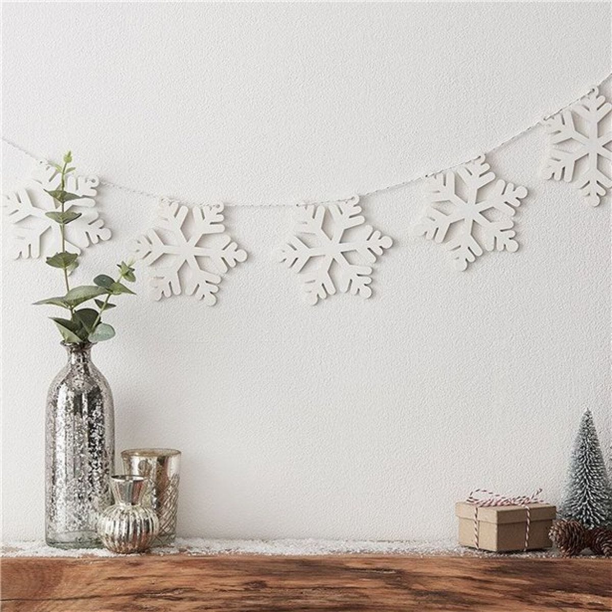 White Wooden Snowflake Bunting - 2m