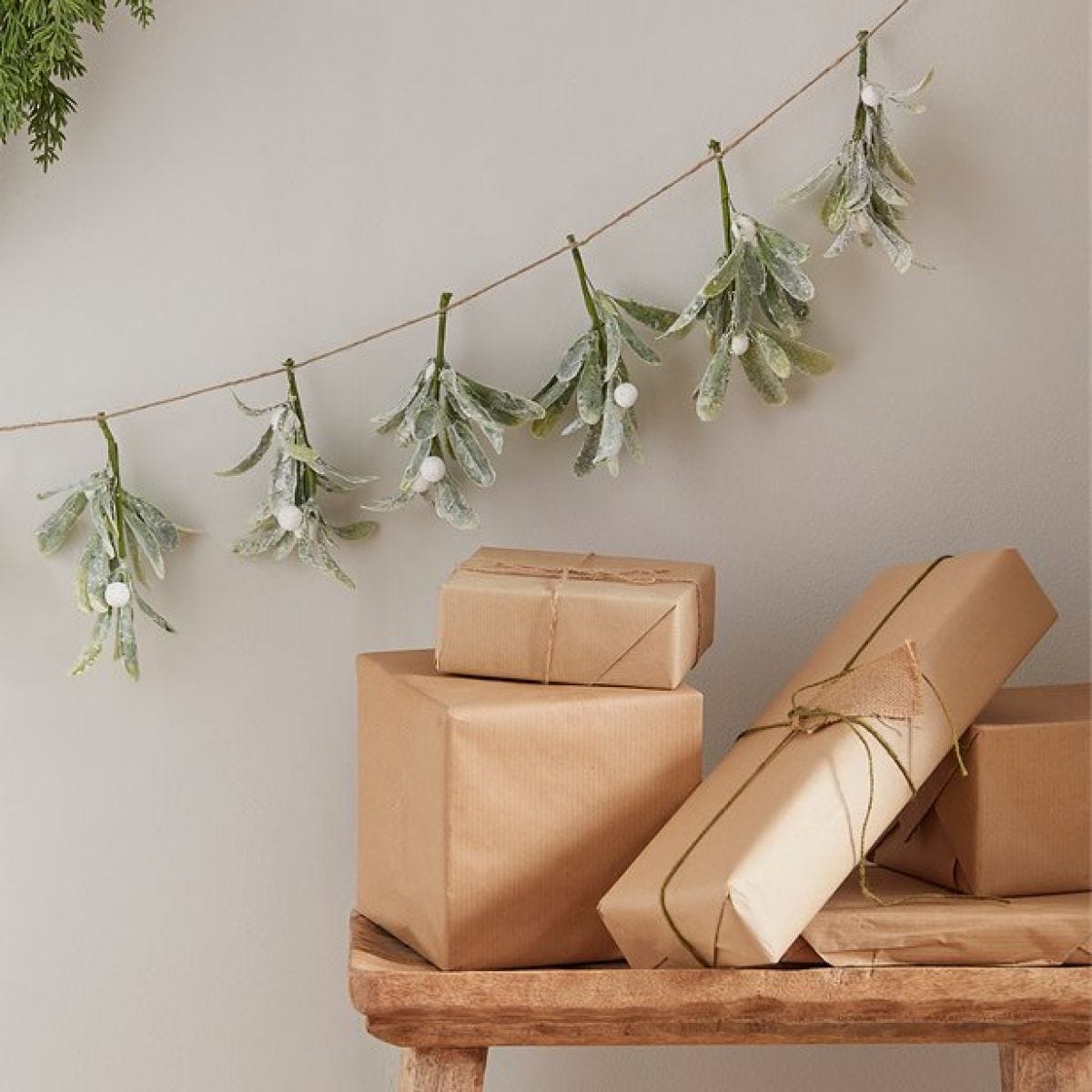 Mistletoe Sprig Garland - 2m