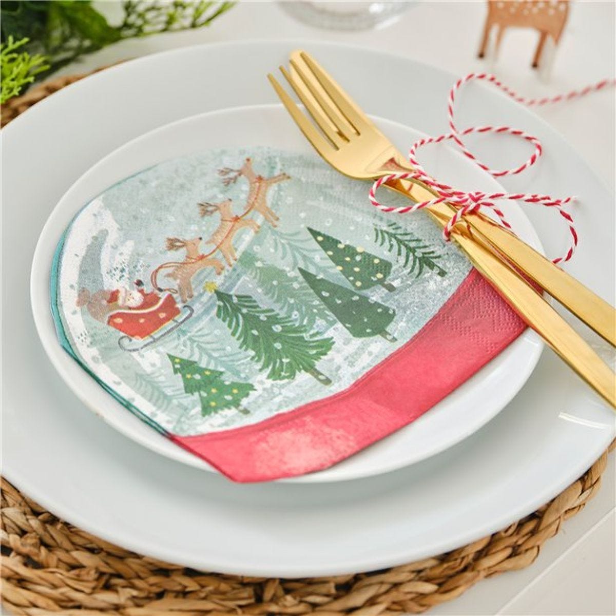 Snowglobe Paper Napkins - 33cm (16pk)