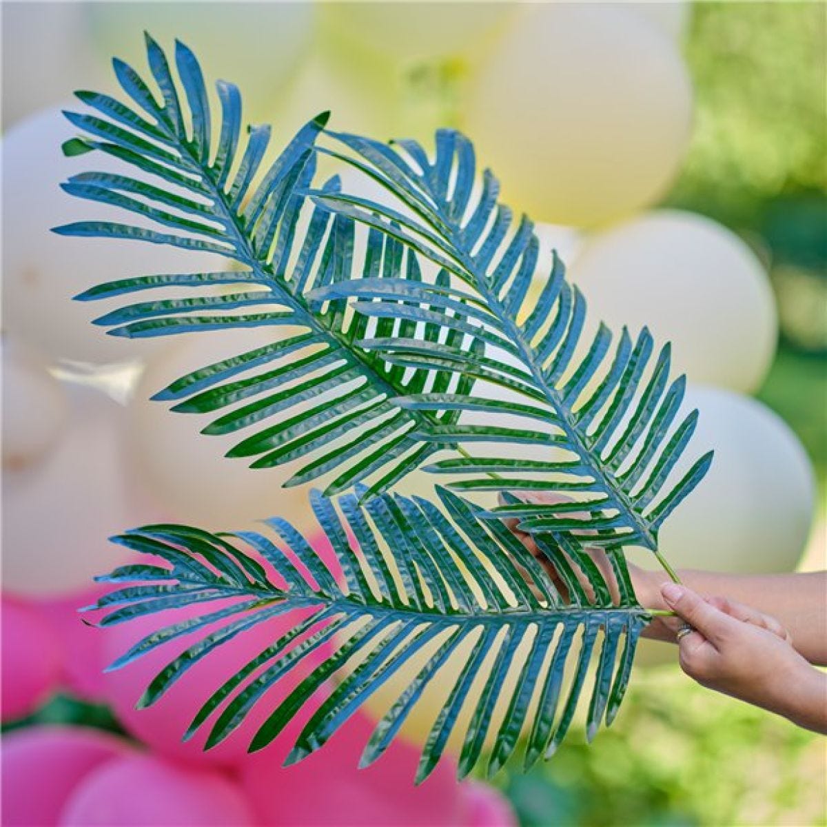 Tiki Tropics Foliage Garland (5pk)