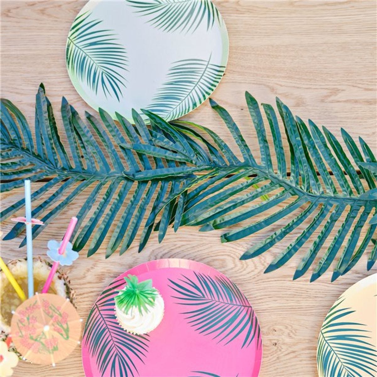 Tiki Tropics Foliage Garland (5pk)