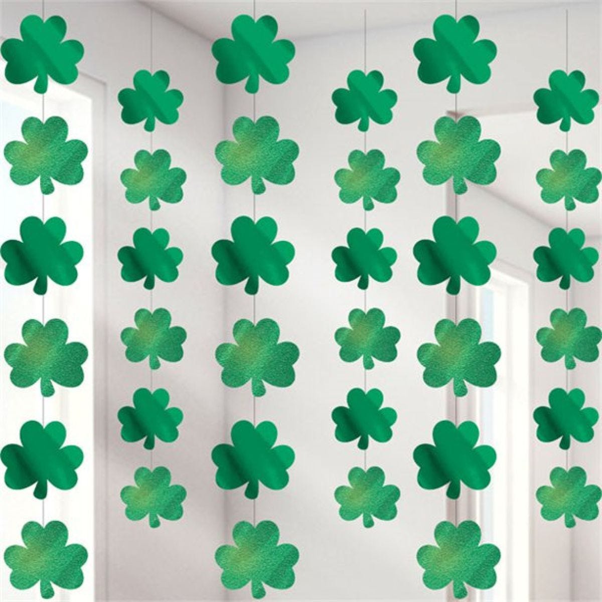 St Patrick&apos;s Day Shamrock Hanging Strings - 2.1m (6pk)