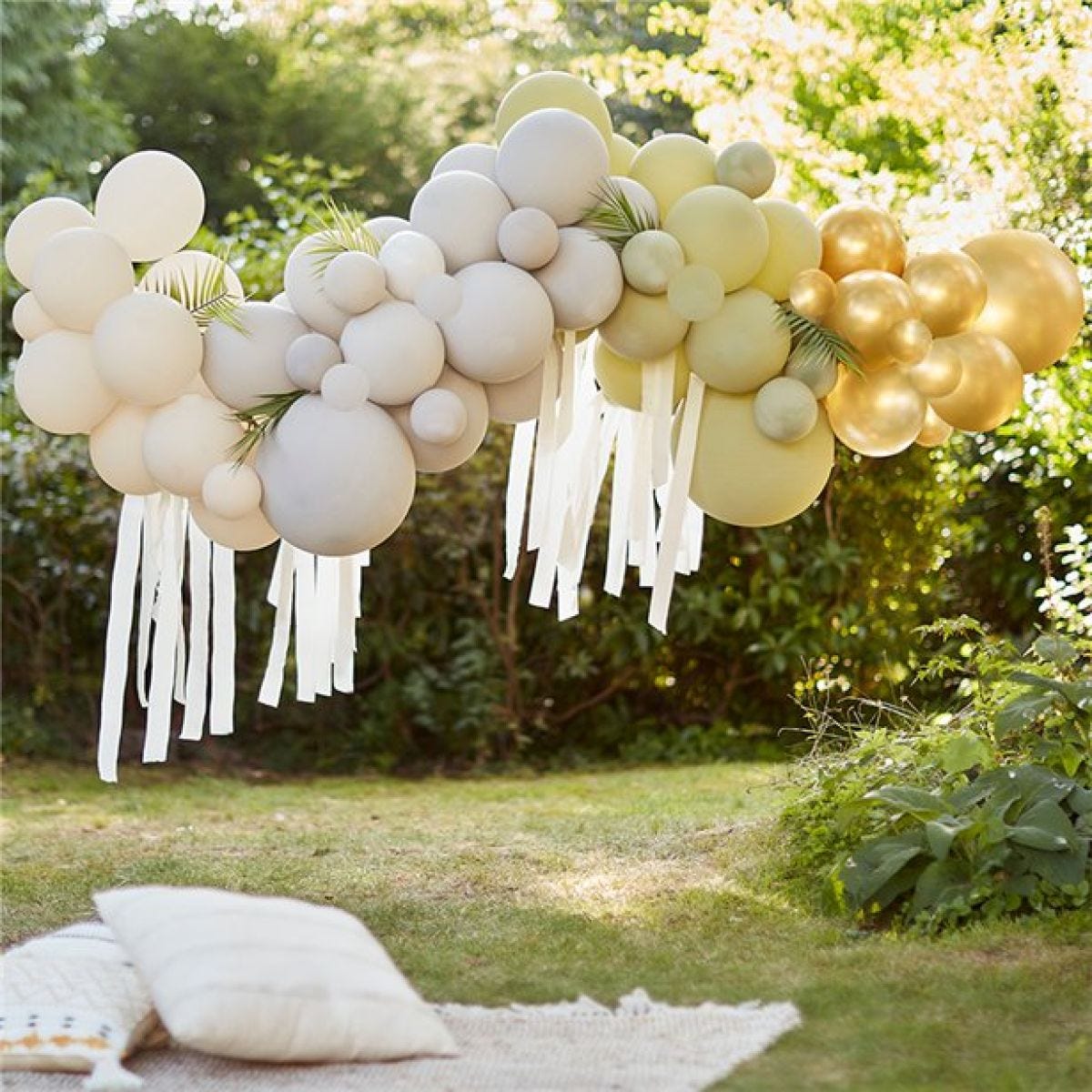 Let&apos;s Go Wild Balloon Arch