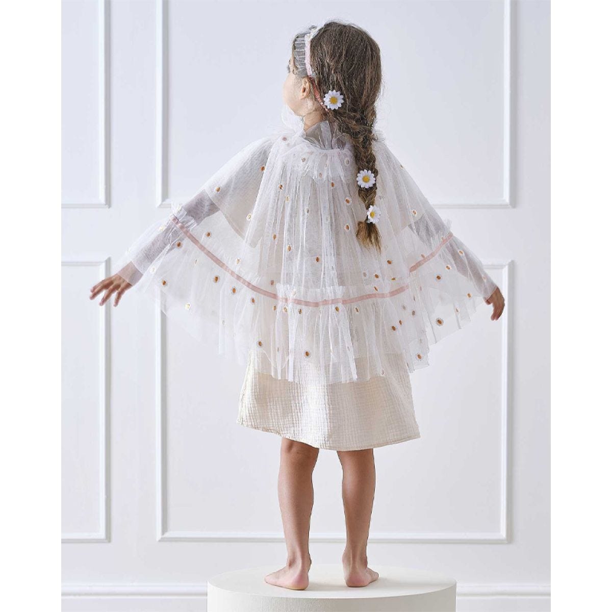 Daisy Cape