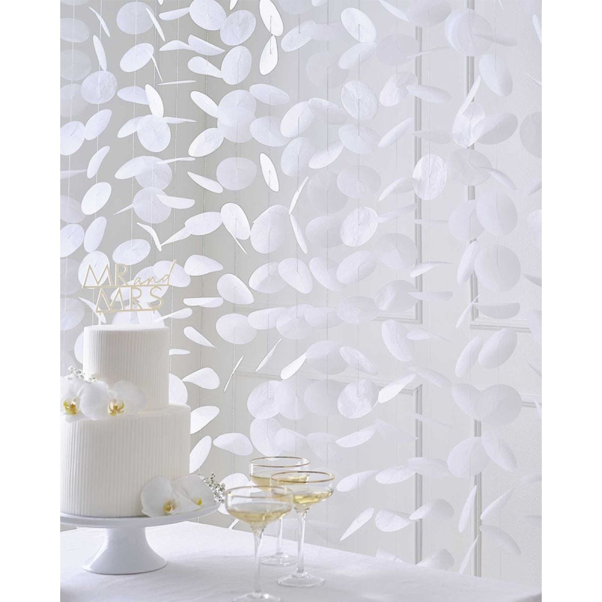 White Paper Circles Wedding Backdrop - 2m (16pk)