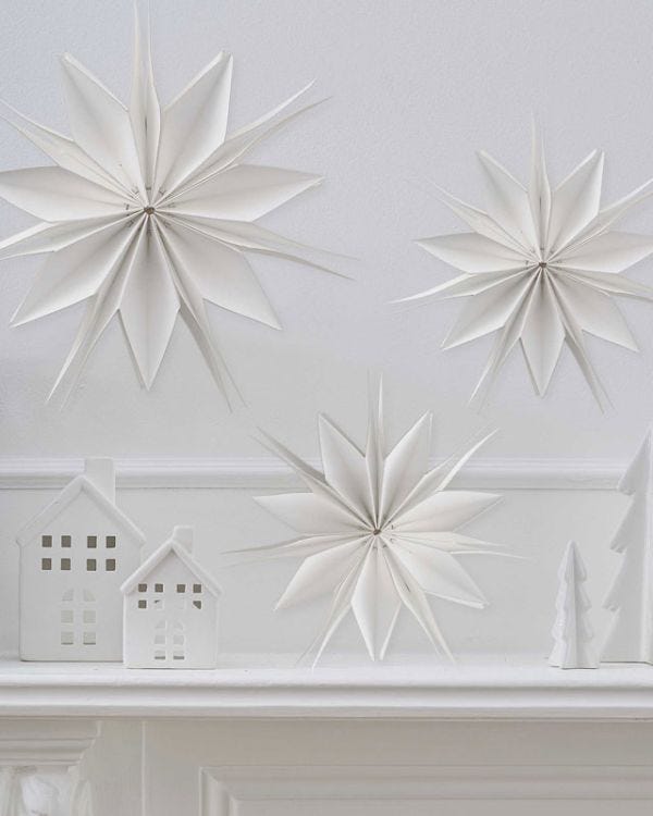 White Paper Stars Hanging Decorations (7pk)